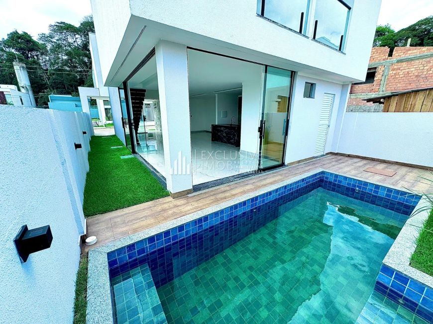 BELA CASA NO QUARTZO CONDOMÍNIO, 207 METROS, 4 SUÍTES E 5 BANHEIROS