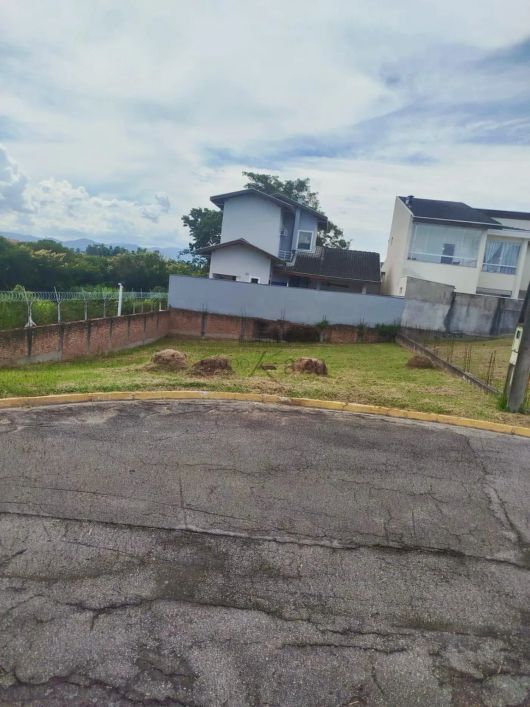 Terreno Residencial Condomínio Pinheiros de Tremembé- 256m²