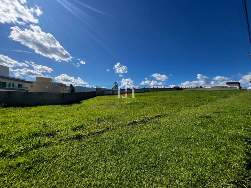 Terreno à venda com 1.502,73 m² - Condomínio Village da Serra - Tremembé/SP