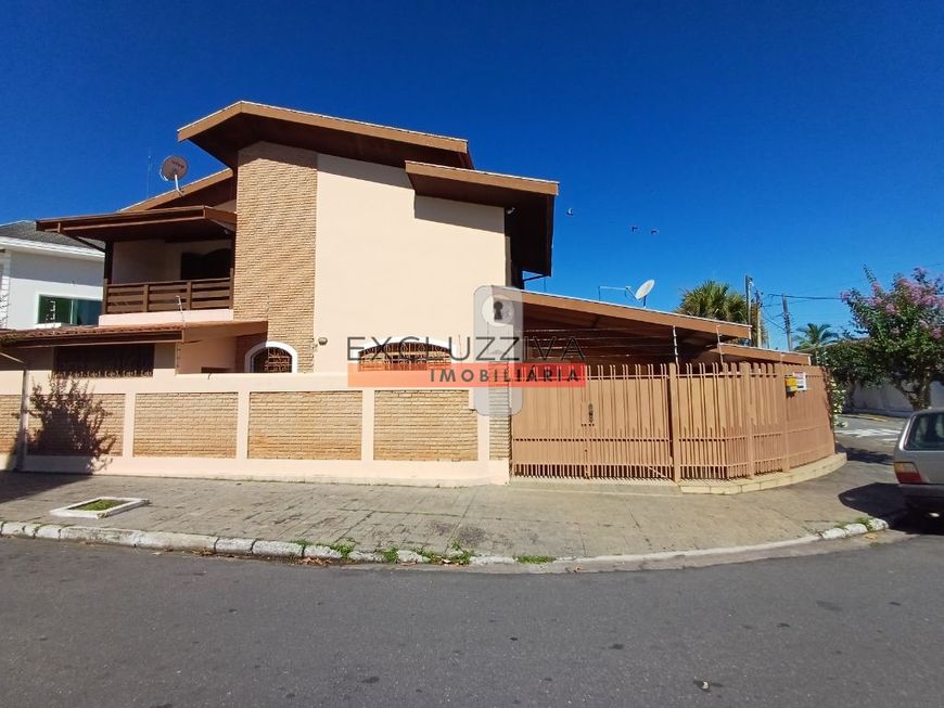 Linda casa com 3 dormitórios no Village Tremembé