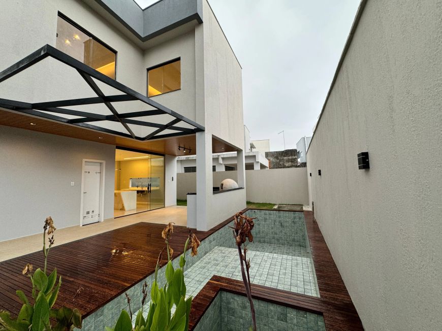 Vendo Casa Duplex no Cond. Jardins do Lago, 4 Suítes, Piscina, Mário Covas
