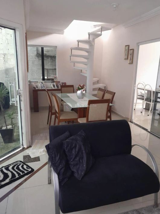 Linda casa no Parque São Luiz em Tremembé, com 3 dormitórios e 3 banheiros
