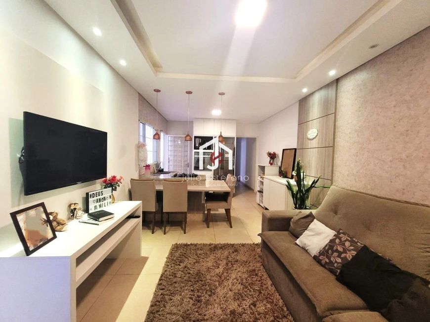 Casa térrea com 2 dormitórios sendo 1 suíte com closet no bairro Jardim Santana no Município de Trem