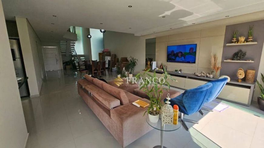 Sobrado com 3 dormitórios à venda, 294 m² por R$ 1.380.000,00 - Campos do Conde Louvre - Tremembé/SP