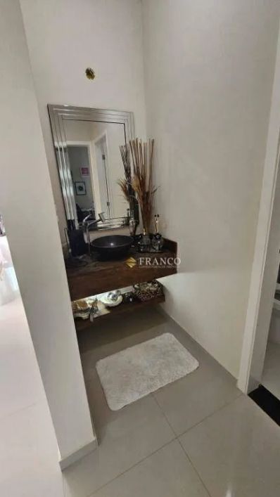 Sobrado com 3 dormitórios à venda, 294 m² por R$ 1.380.000,00 - Campos do Conde Louvre - Tremembé/SP