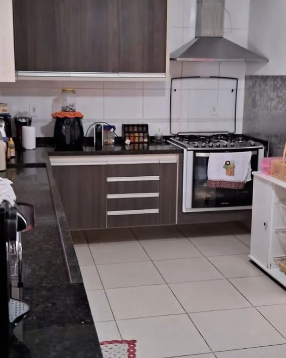 Térrea para venda com 174 metros quadrados com 3 quartos