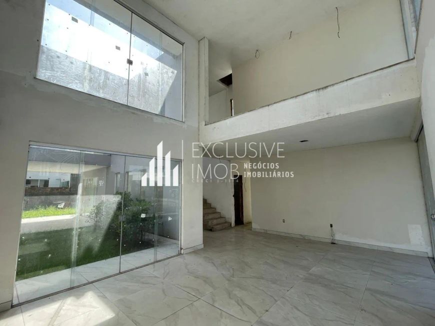 MONTENEGRO BOULEVARD, CASA DE 450 METROS, 4/4 SENDO 3 SUÍTES E 4 BANHEIROS