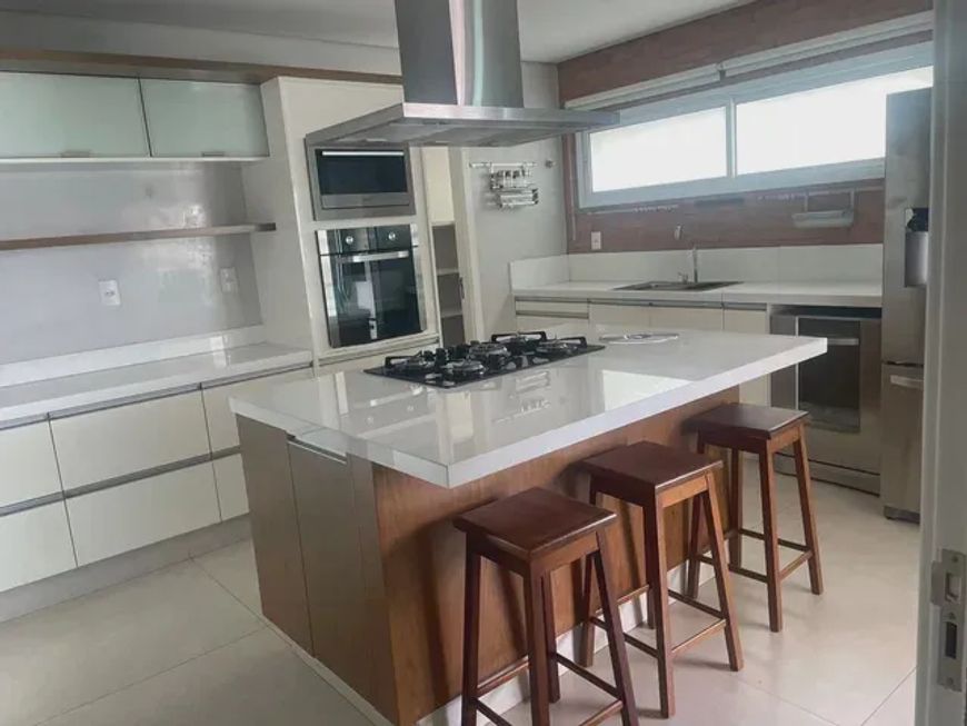 VENDO NA BATISTA CAMPOS COM 4 SUITES 1 POR ANDAR + 4 VAGAS
