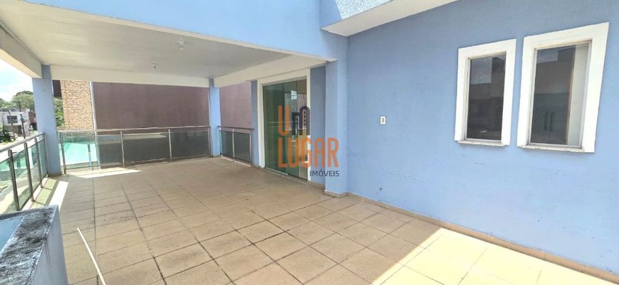 Um Lugar Imóvel vende uma linda casa no Condomínio Cidade Jardim II, localizado na Rodovia Augusto M
