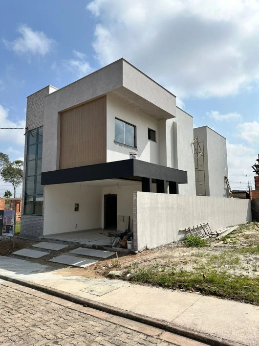 MARAVILHOSA CASA NO QUARTZO CONDOMÍNIO VERDE