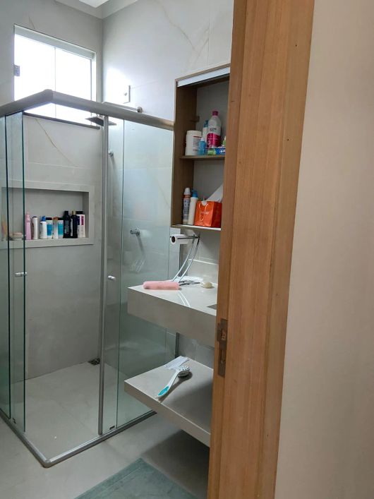 Vende Casa Térrea no Jardins do Lago R$ 1.000.000,00(aceita financiamento)