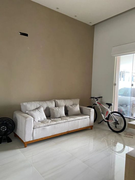 Vende Casa Térrea no Jardins do Lago R$ 1.000.000,00(aceita financiamento)