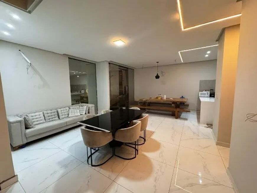 Condomínio Lion Ville, piscina com hidromassagem, 300m², 3 suítes, 4 vagas, Coqueiro