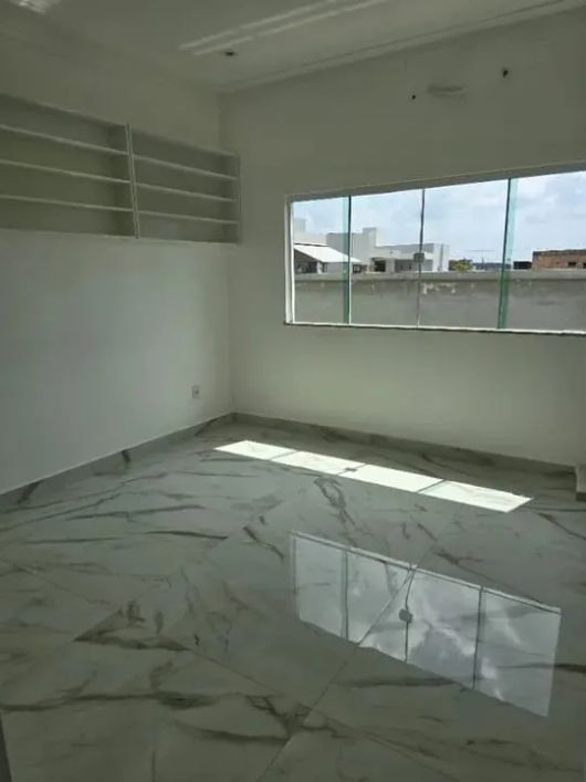 ALPHAVILLE, BELA CASA DE 4/4 SENDO 1 SUÍTE, 210 METROS E 2 BANHEIROS