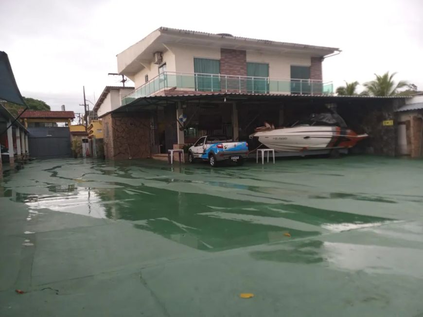 VENDO / LINDA MARINA COM RESTARANTE E ÁREA DE LAZER, RECEBE CLIENTE TODOS FINAIS DE SEMANA