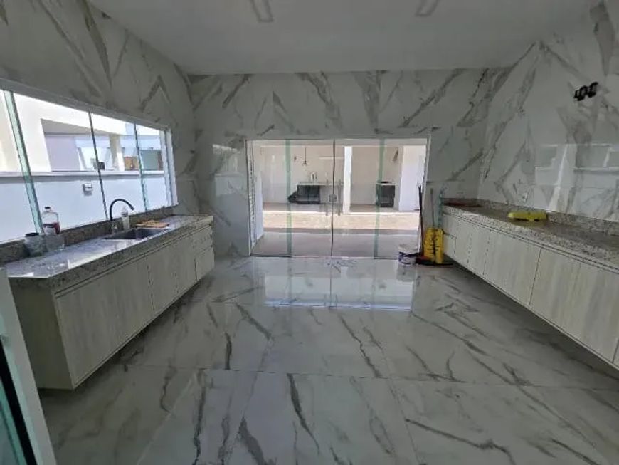 CASA A VENDA NO CONDOMÍNIO ALPHAVILLE
