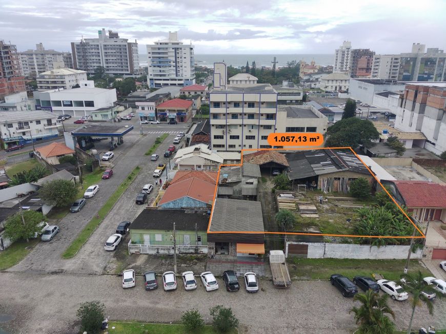 Vende se terreno no centro de Imbituba
