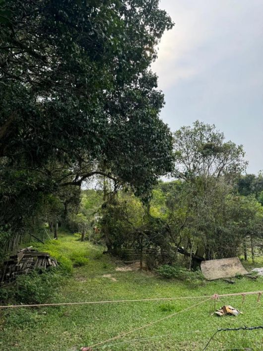 Terreno 2400m² na beira da lagoa de ibiraquera