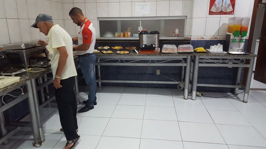 Vende-se excelente hotel na Trav. Timbo (porteira fechada)