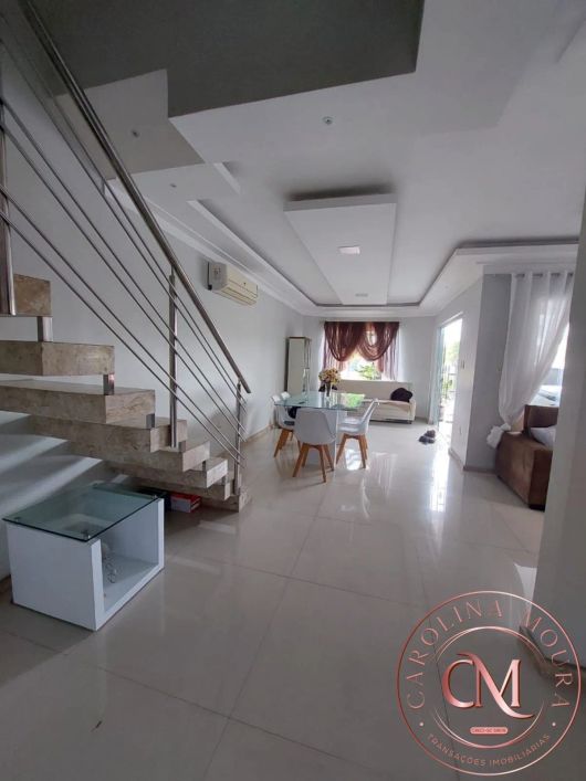 Condomínio Cidade Jardim 2 – Casa com 4 quartos sendo 3 suítes, piscina. (com energia solar)