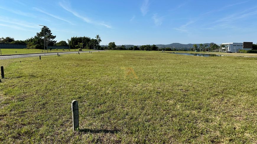 Terreno de 450m² com fundos para o Lago | Condomínio Aqualina Lake Club | Imbituba - SC