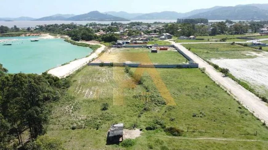 Terreno à venda em Imbituba-SC, bairro Nova Brasilia, com 7.600,00 m² de área. Encontre seu espaço i