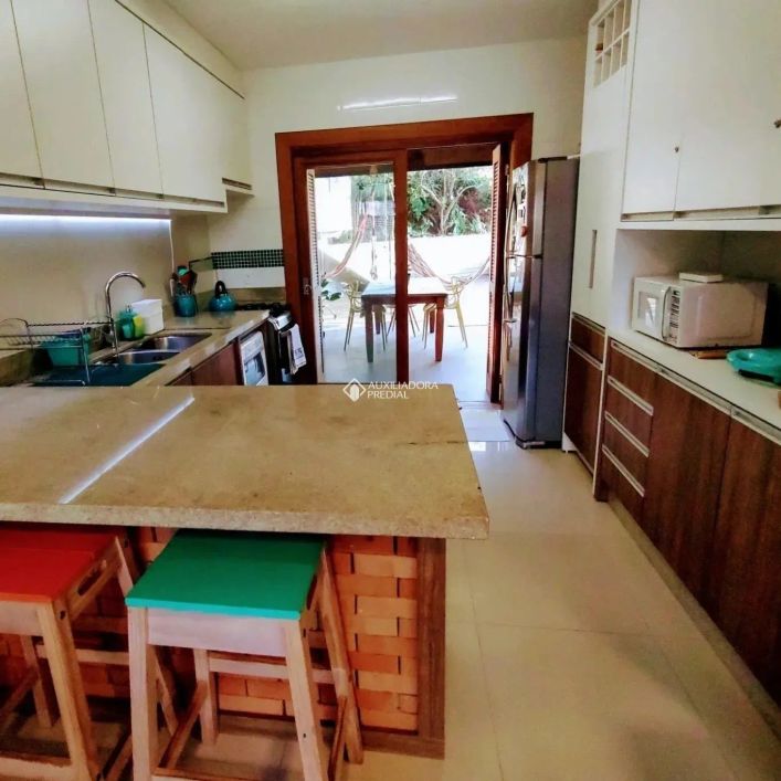 Oportunidade ! Linda casa próxima a praia.