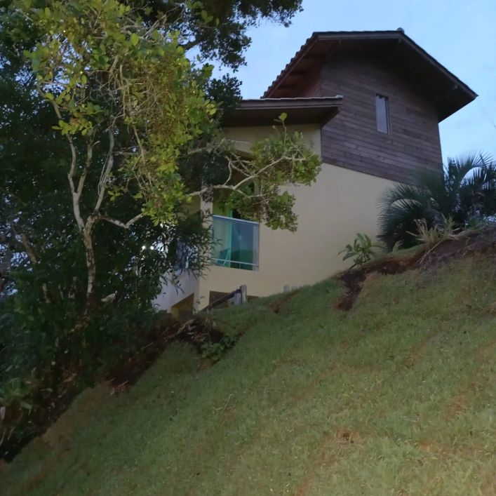 Casa à Venda com 2 quartos Praia Do Rosa - Imbituba -SC