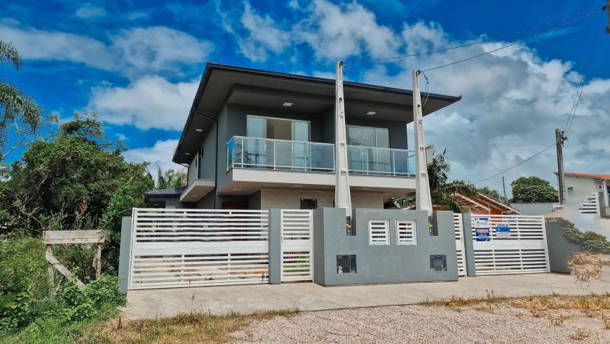 Casa Geminada no Alto Arroio, Imbituba-SC, 150m da Lagoa de Ibiraquera, apta a financiar!