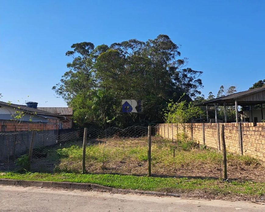 Terreno 336m2 no Sambaqui com Energia Instalada