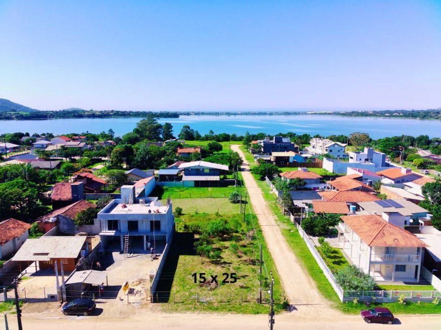 Terreno de Esquina com Escritura Pública na Lagoa do Quintino - Imbituba/SC