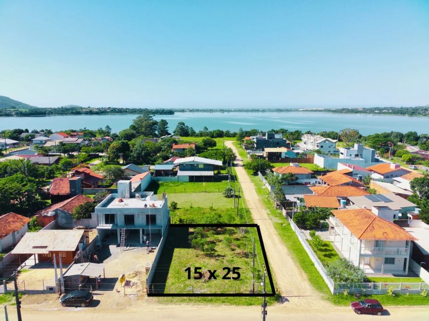 Terreno de Esquina com Escritura Pública na Lagoa do Quintino - Imbituba/SC