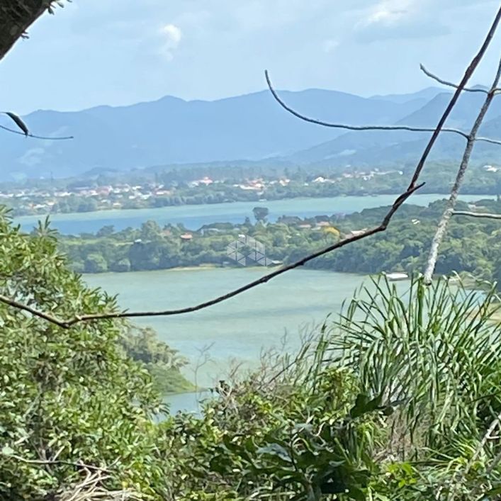 Terreno à venda na Praia do Rosa,