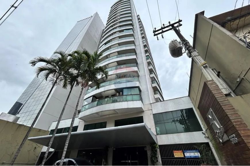 Apartamento à Venda no Edifício La Residence - com 92m², 2/4 sendo 1 suíte