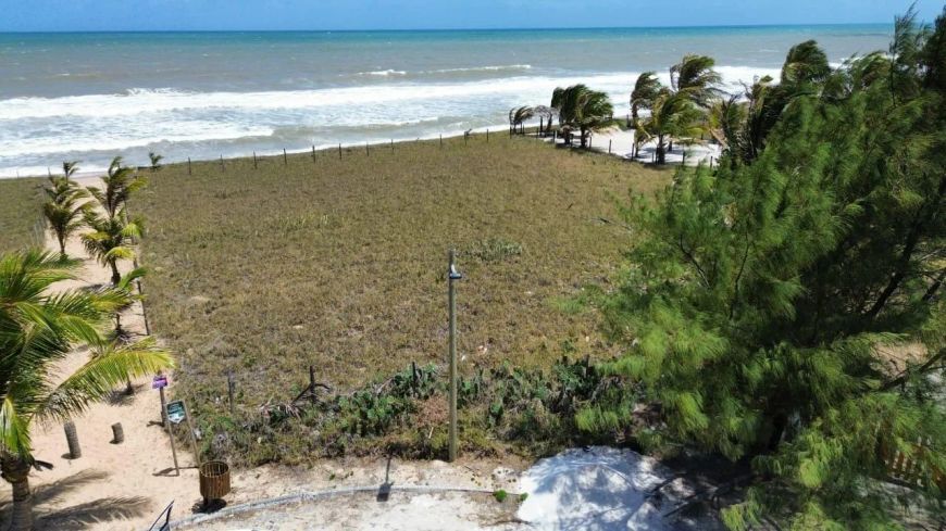 Terreno frente mar para venda possui 750 metros quadrados em Sauípe - Entre Rios - BA