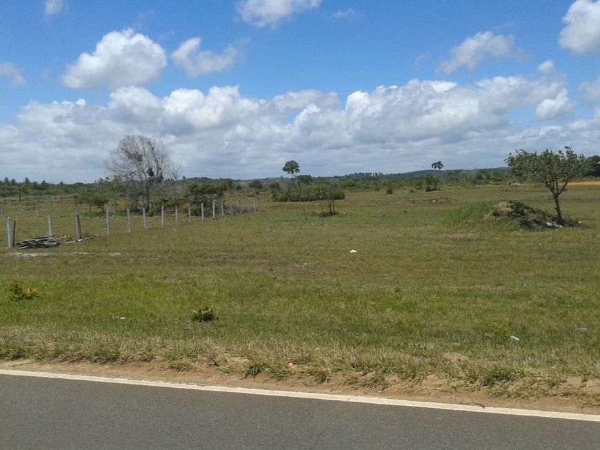 Imóvel para venda possui 600 metros quadrados em Porto de Sauípe - Entre Rios - BA