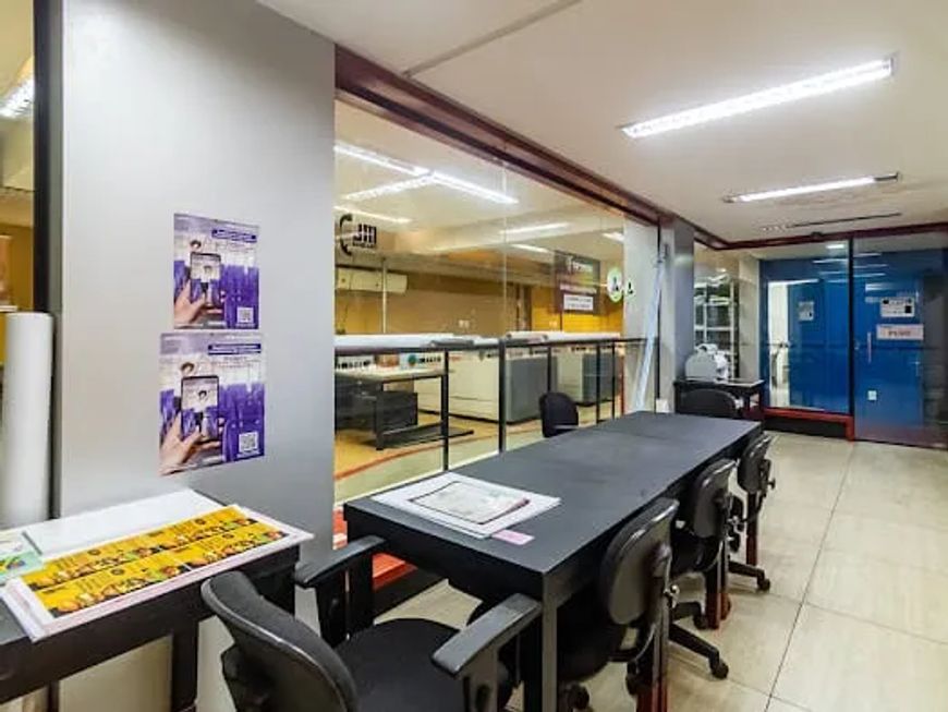 Prédio Comercial com 1.755 m² de área construída
