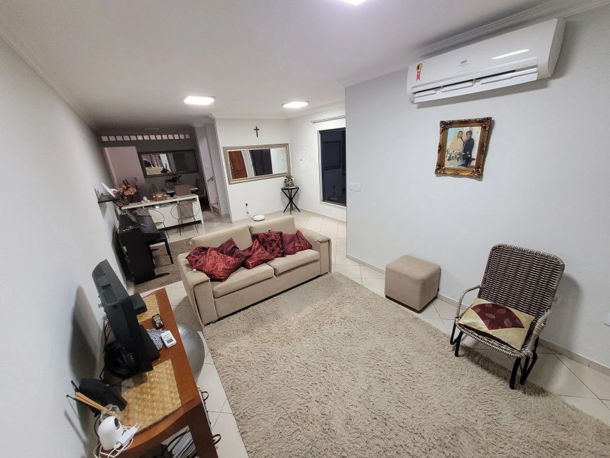 Vendo no Umarizal Casa Duplex com 260 m² com 4 suítes e 2 vagas
