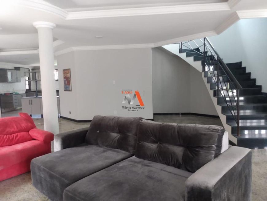 CASA NO CONDOMÍNIO FECHADO! ÁREA DE 510M². 02 VAGAS DE GARAGEM.
