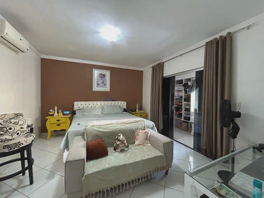 Condomínio Cidade Jardim l com 04 quartos sendo 03 suites