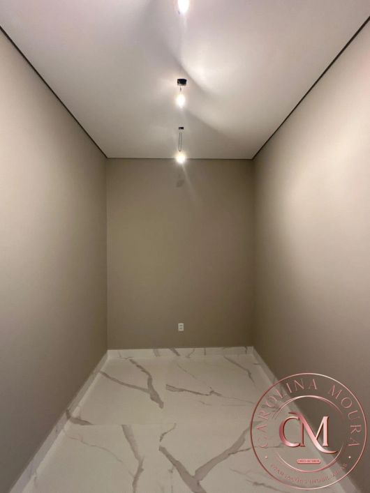 Condomínio Alphaville - Casa com 3 suítes.