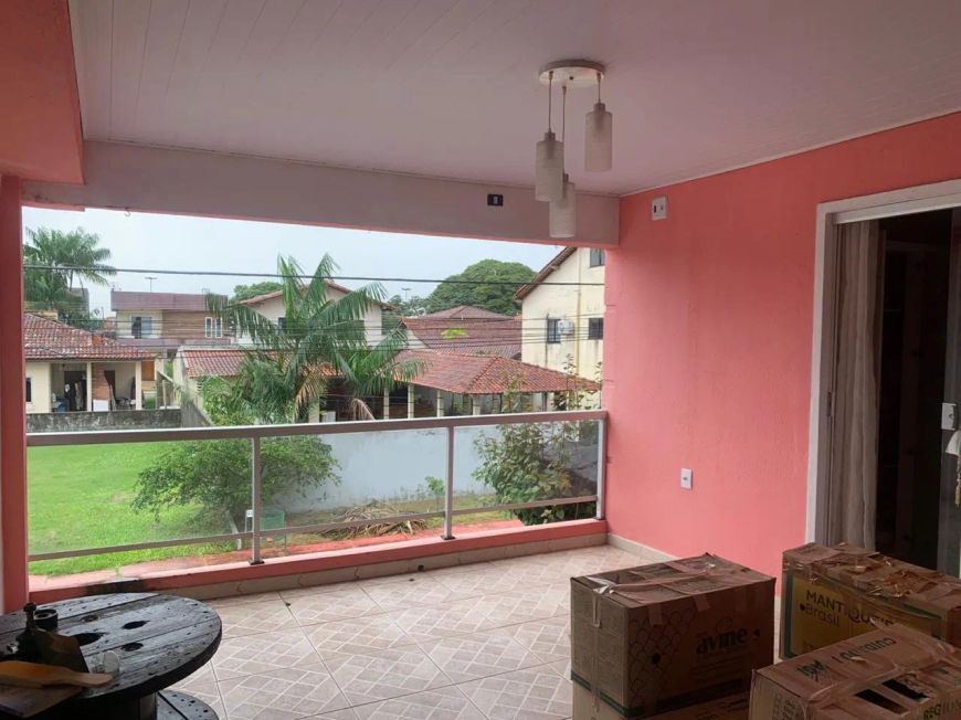 Vendo casa com 4 suítes - Belém - PA