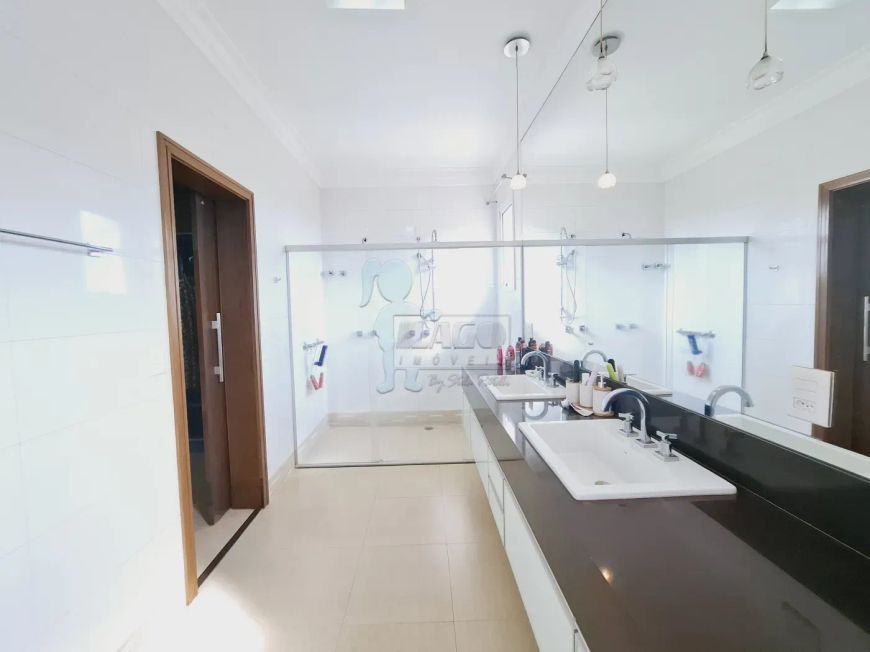 Casa sobrado de 560m² com 04 suítes para locação - Condomínio Village em Jardinópolis