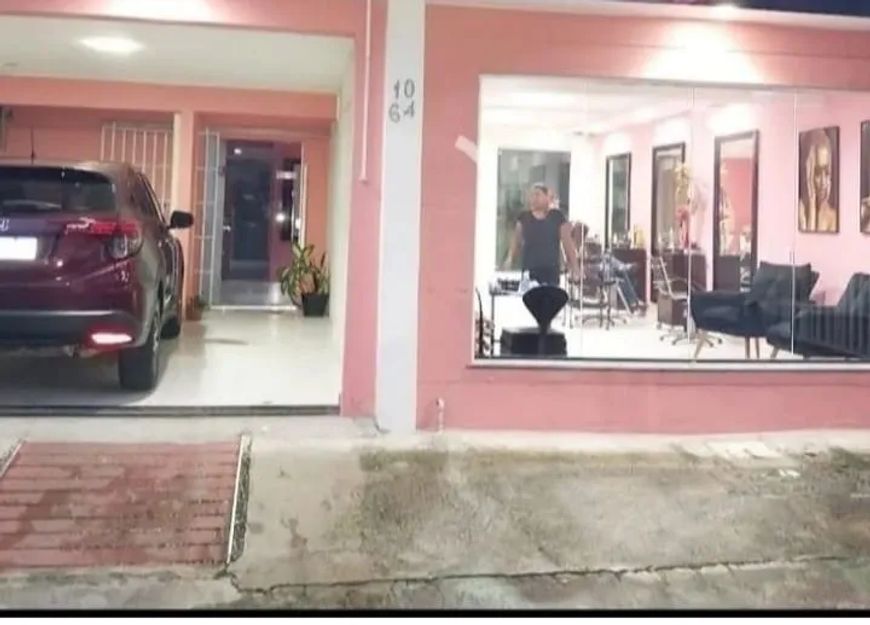 Vende-se ponto comercial da 9 de Janeiro, 230m², 6 salas, São Brás