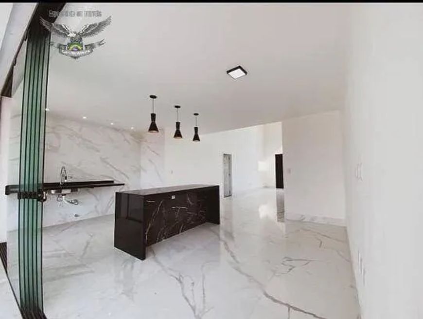 CASA 2 PAVIMENTOS EM CONDOMINIO FECHADO