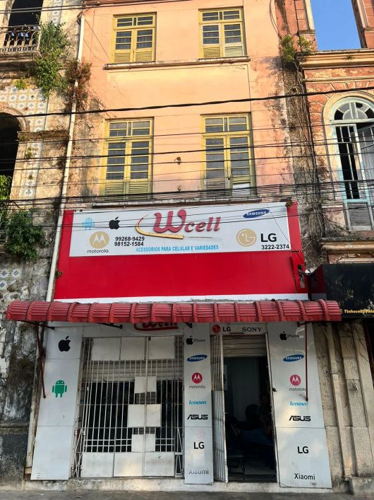 PRÉDIO COMERCIAL NA CASTILHO FRANÇA FRENTE Á ESTAÇÃO DAS DOCAS.