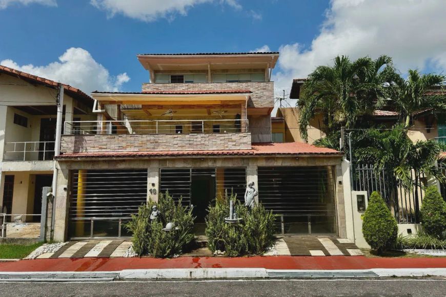 &gt;Altos de Pinheiros: Belíssima Casa 379m³ 4 Quartos (2 Suítes) 3 Vg Garagem (Financia)