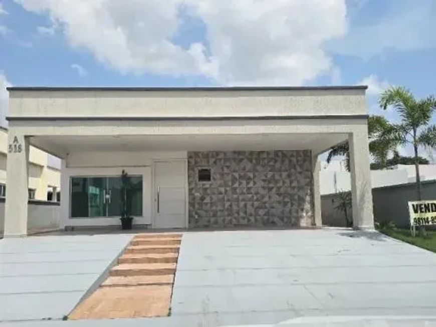 Casa no Alphaville com 4 quartos sendo 1 suíte