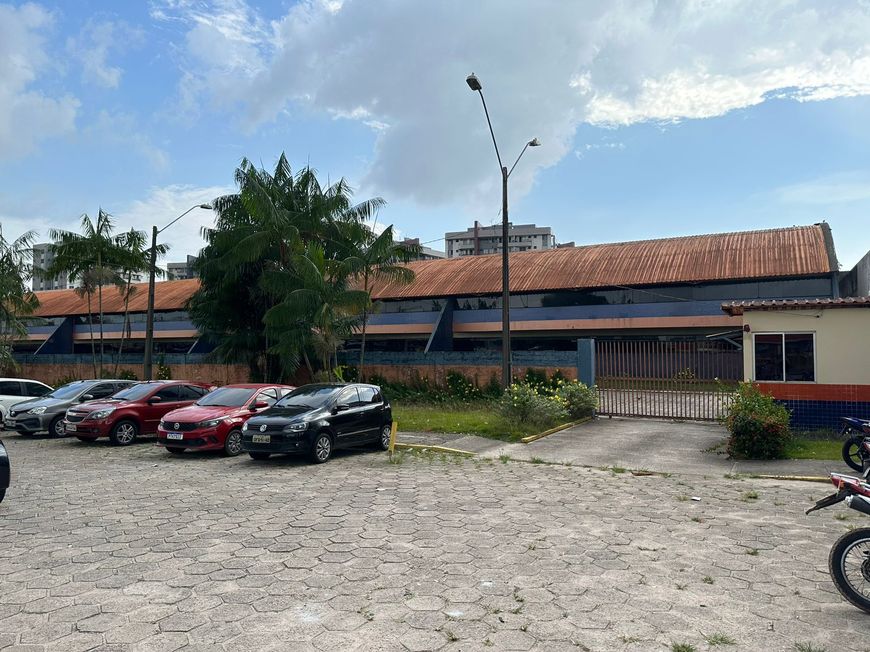 Prédio/Edifício inteiro VENDA/ALUGUEL possui 11000 metros quadrados com 50 SALAS