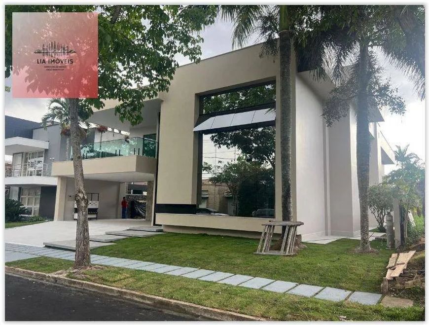 Mansão condomínio Água Cristal, Com 1.230 m² Construída, 5 Suítes, 6 Vagas de garagens